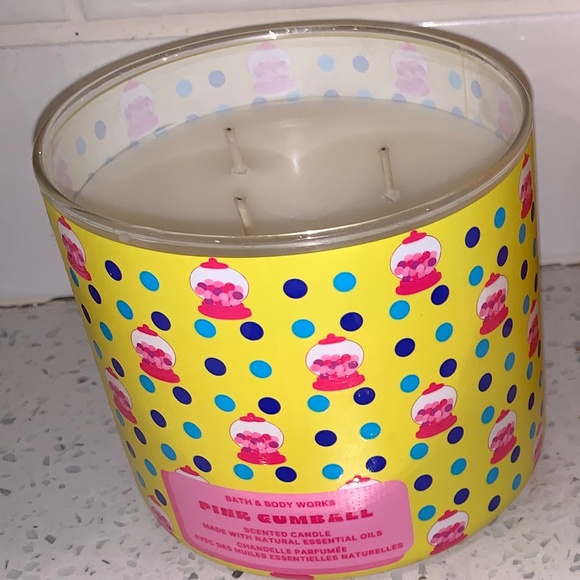 NEW Limited Edition Re-Release Bath & Body Works 3-Wick Candle Pink Gumball - Picture 2 of 2